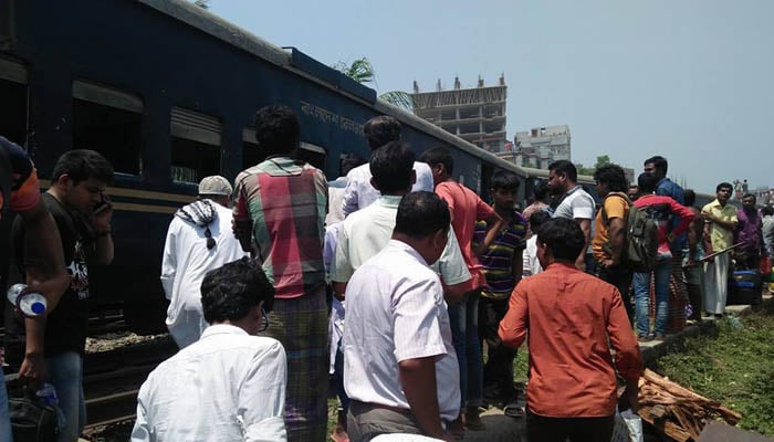 4 killed as train derails in Tongi   