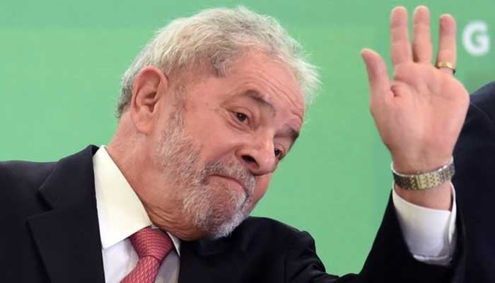 Brazil's Lula 'must start prison term'