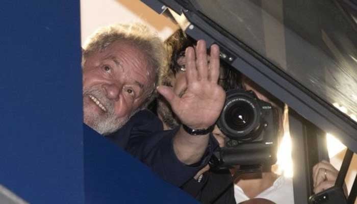 Stand-off as Lula arrest deadline passes