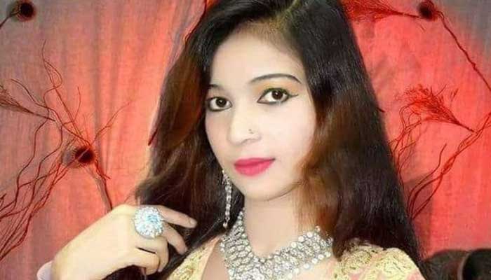 Pregnant Pakistani singer shot dead