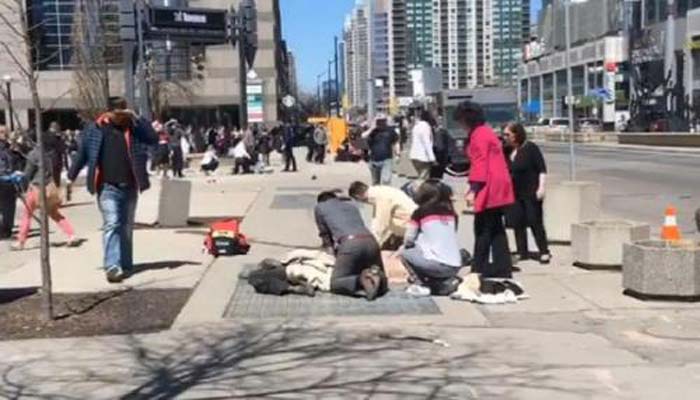 10 dead as van hits Toronto pedestrians 