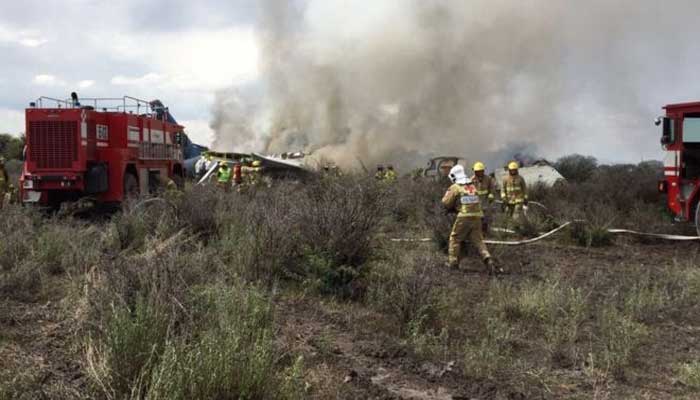 Aeroplane crashes after take-off in Mexico