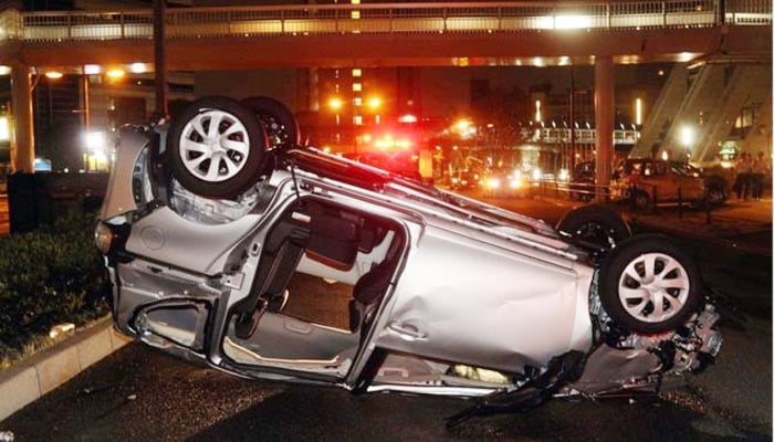 Powerful typhoon kills 10 in Japan