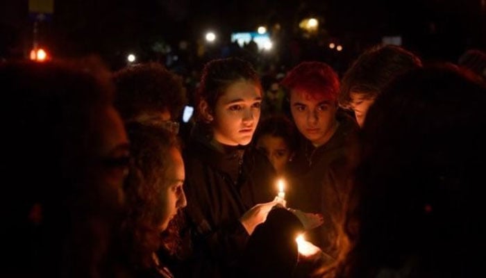 Gunman kills 11 in US synagogue