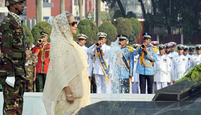PM pays homage to Armed Forces martyrs