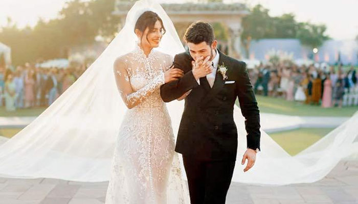 Priyanka scammed Nick into marriage, says US magazine