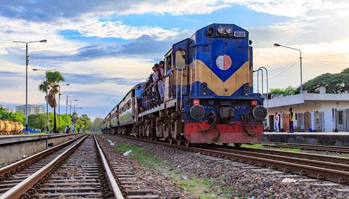 Dhaka-M’singh train services restored after 5 hrs