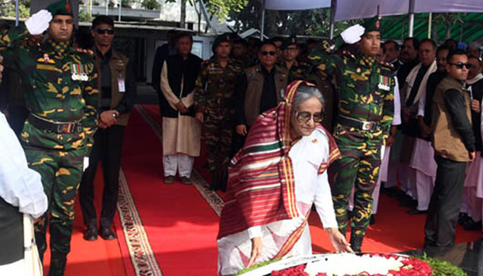 PM, other AL MPs pay tributes to Bangabandhu
