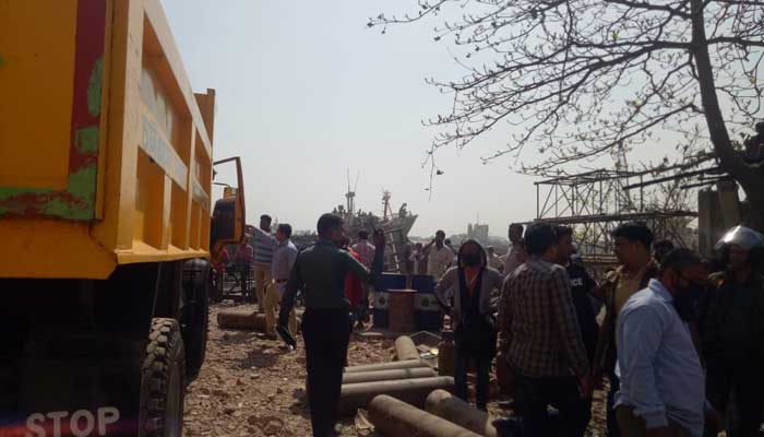 Drive to free Karnaphuli riverbanks begins
