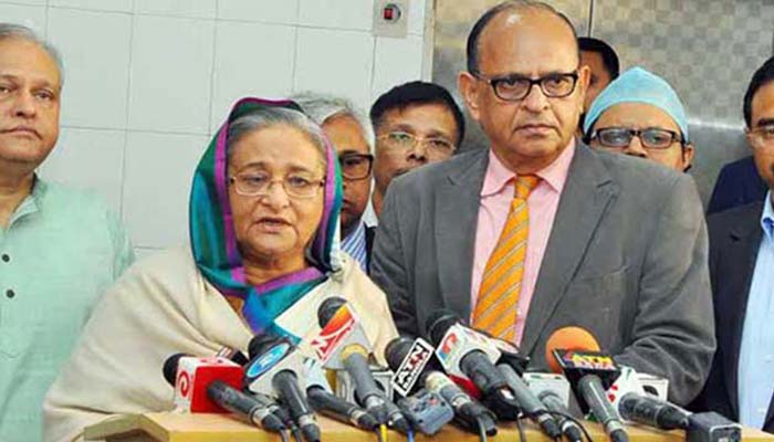 PM visits Chawkbazar fire victims at DMCH