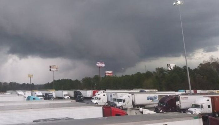 Tornadoes kill at least 23 in Alabama