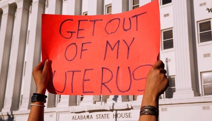 Alabama passes bill banning abortion