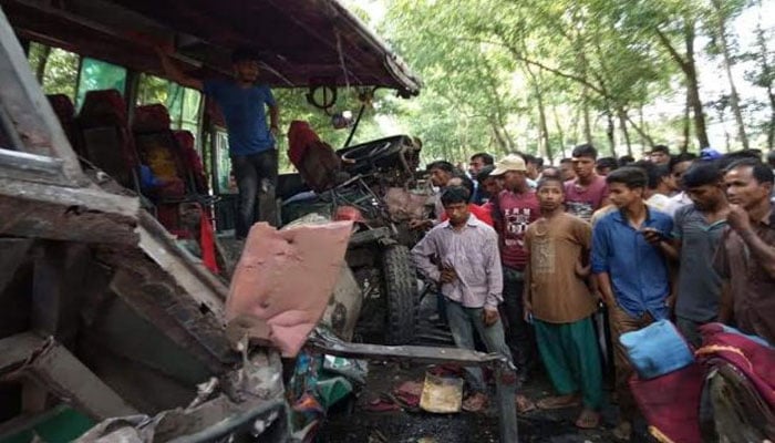 Collision between two buses leaves 8 dead in Thakurgaon