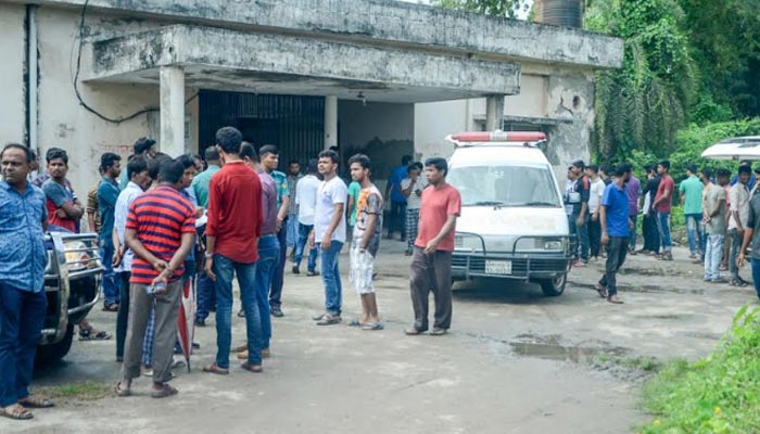 8 die drinking excessive liquor in Khulna