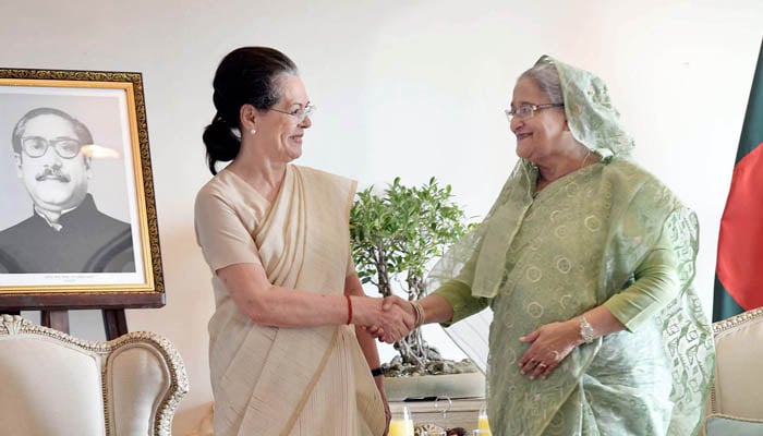 Sonia Gandhi meets Hasina