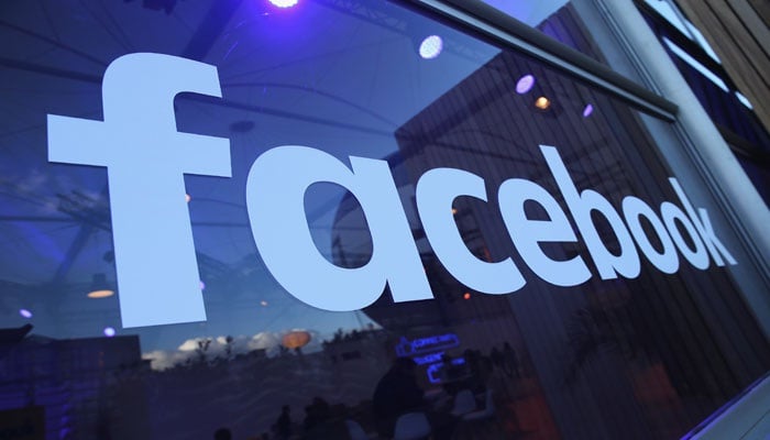 Facebook, Instagram go down
