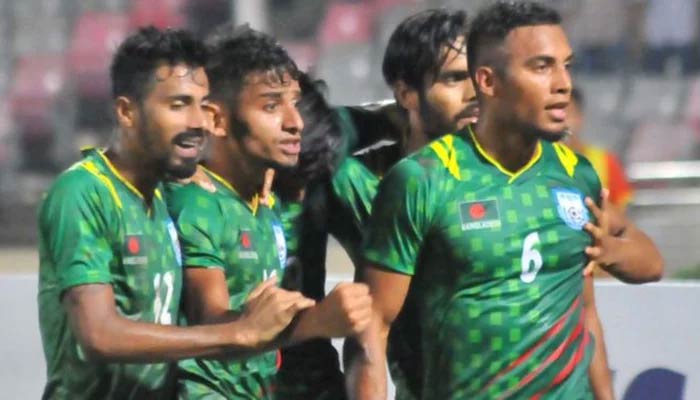 Flight carrying national footballers lands emergency