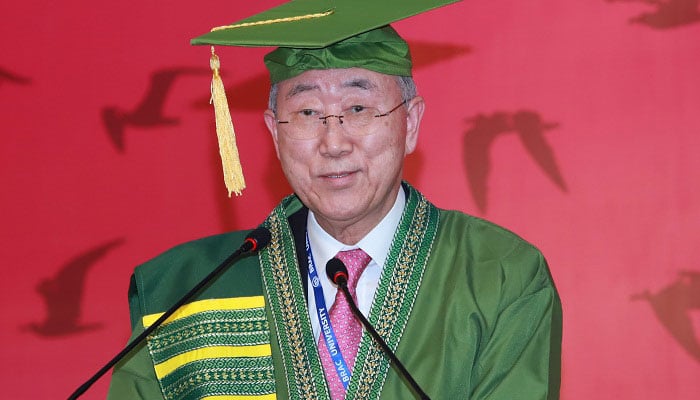 Moon gives first overseas convocation speech at Brac Univ