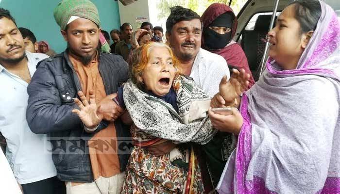 3 killed as bus ploughs thru pedestrians