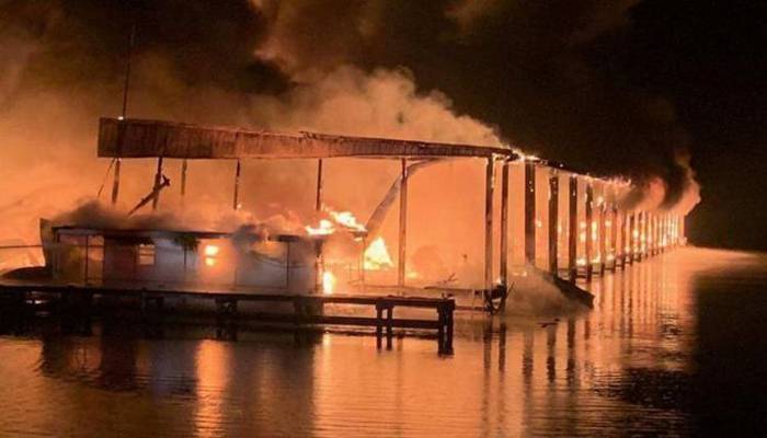 8 killed as blaze engulfs 35 boats in Alabama