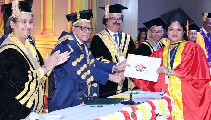 Perform your duties with honesty, President urges VCs