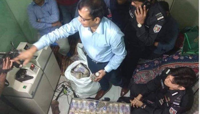 Tk 26.55 crore found in AL leaders' house