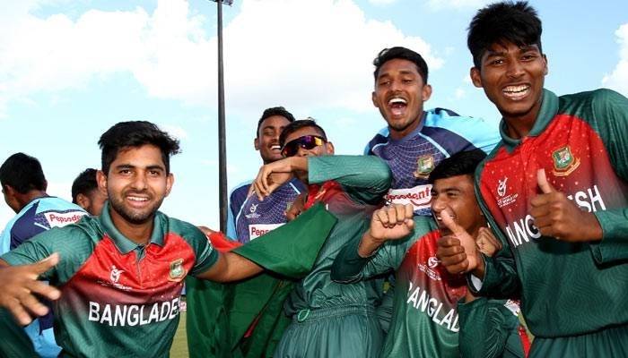 World winners return home with trophy