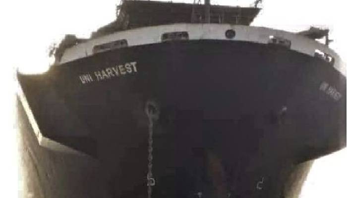 17 Chinese sailors stuck in ship for 3 days in Sitakunda