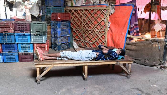 Street hawkers finds livelihood difficult