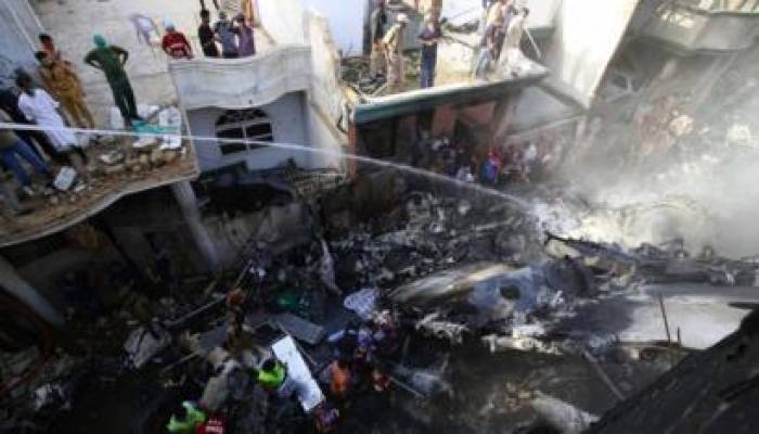 37 die as jet hits homes in Karachi