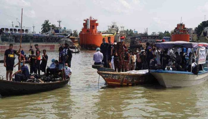 Rescue efforts underway in Buriganga launch capsize