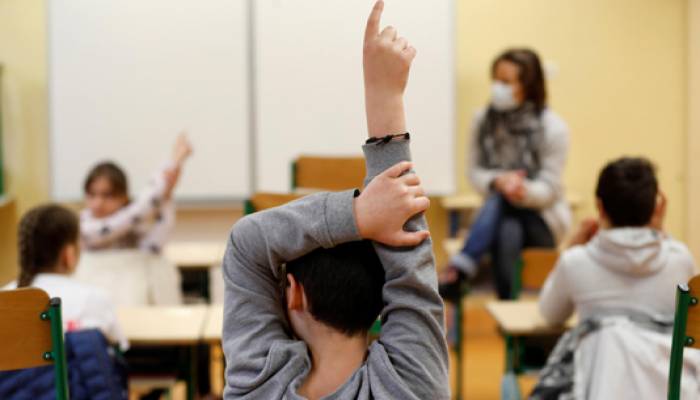 French universities to reopen, face masks ‘recommended’