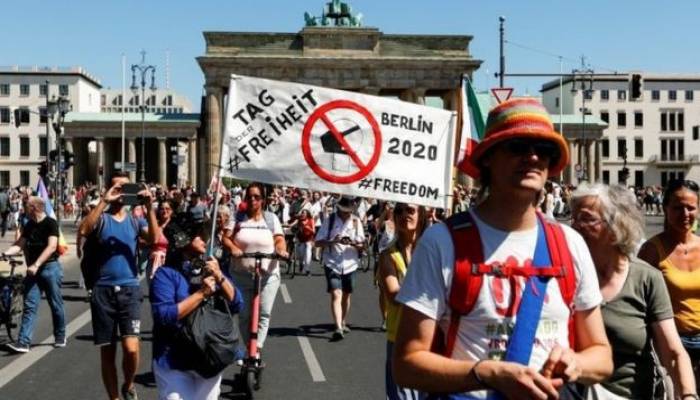 Thousands protest against Germany virus curbs