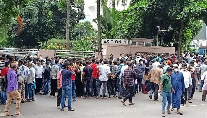 Migrant workers protest for tickets to Saudi Arabia