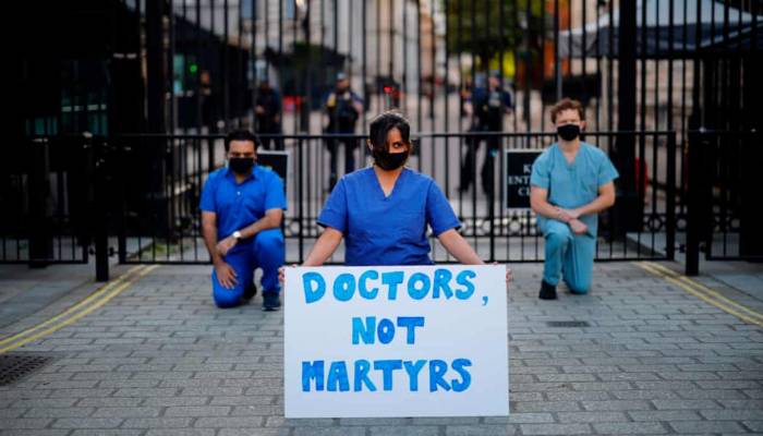 More than 1,000 UK doctors want to quit NHS over handling of pandemic