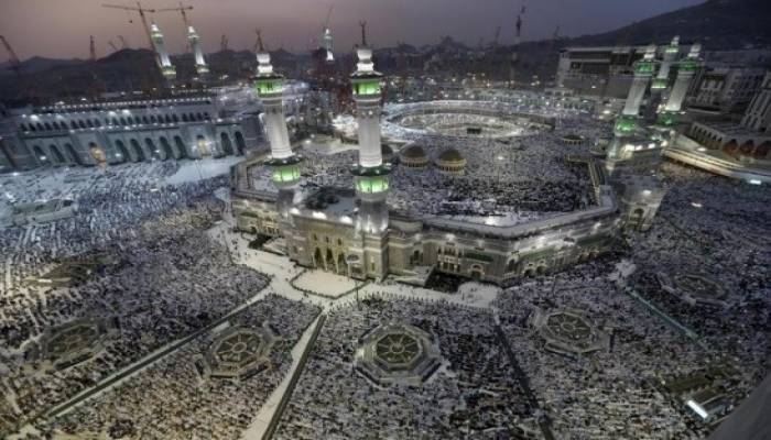 Saudi man crashes car into gates of Makkah's Grand Mosque