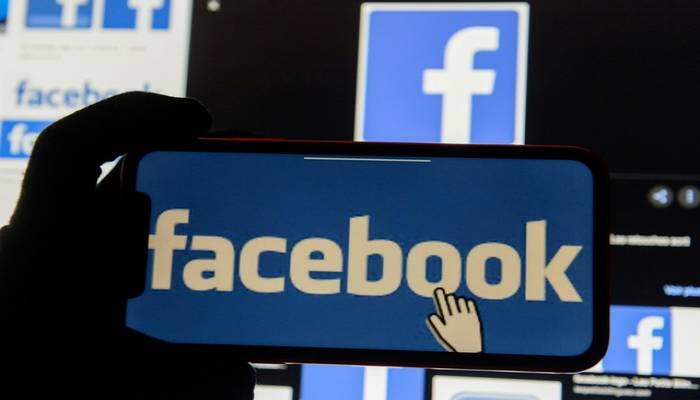 Facebook launches dating service