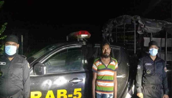 2 held with arms, ammo in Chapainawabganj