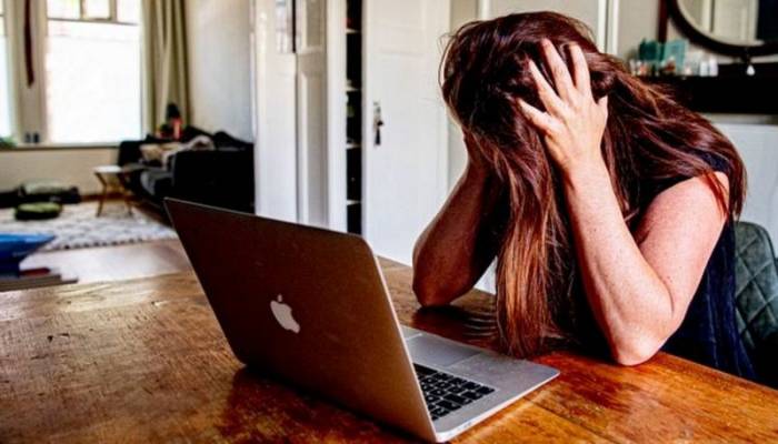Woman loses £320,000 in 'romance fraud' scam