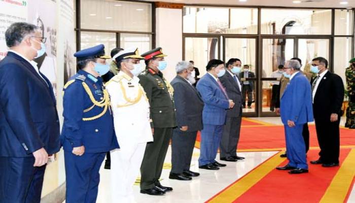 President returns home from UAE