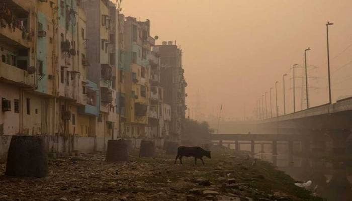 Heavy smog blankets Indian capital