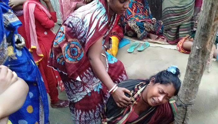 13, including 6 of a family, killed in  Tangail, Manikganj road crashes