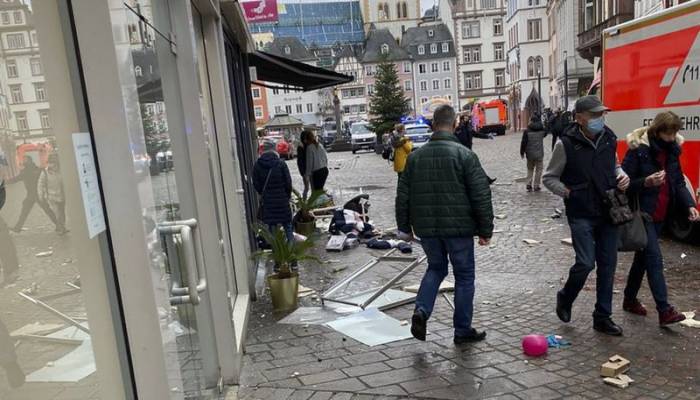 5 die as car ploughs through Germany pedestrian zone