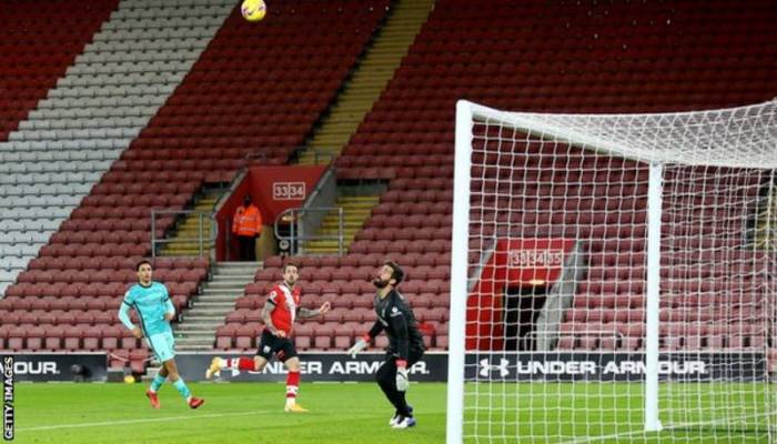 Leaders Liverpool loose at Southampton