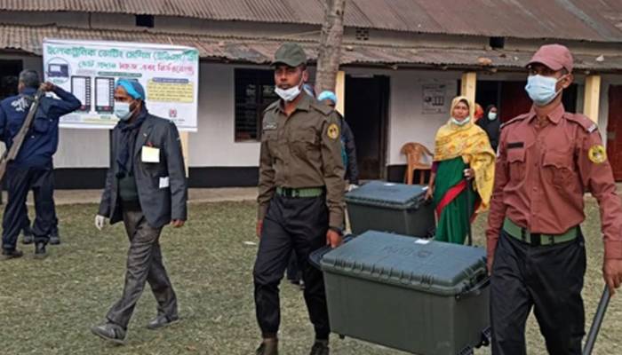 Voting ends amid violence, boycott