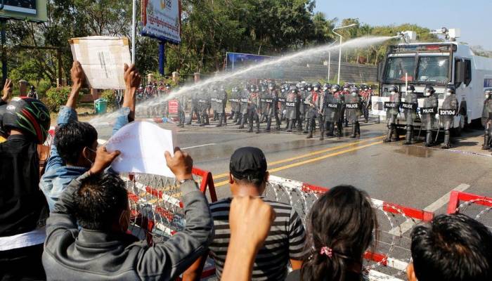 Rubber bullets used as Myanmar protesters defy ban