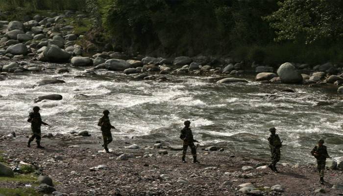India and Pakistan agree to stop cross-border firing in Kashmir