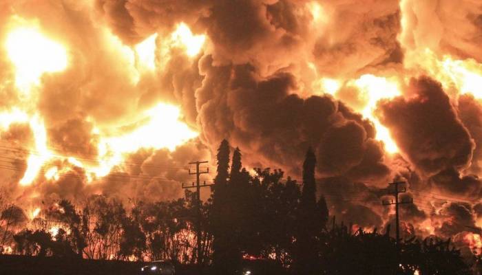 Massive fire rages at Indonesian oil refinery