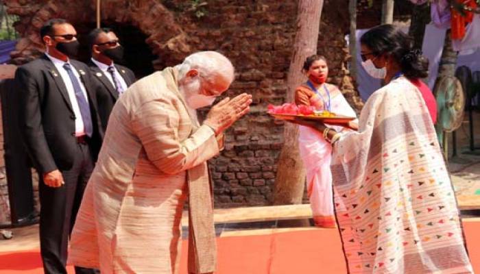 Narendra Modi visits Jessoreshwari Mandir in Satkhira