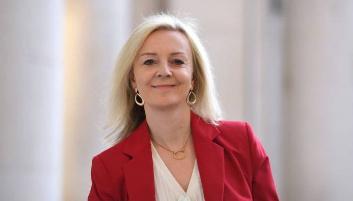 UK to launch four regional trade hubs